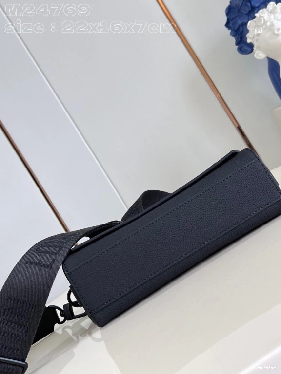 VUITTON Messenger LOUIS Takeoff PM-22*16.5*7CM 0714